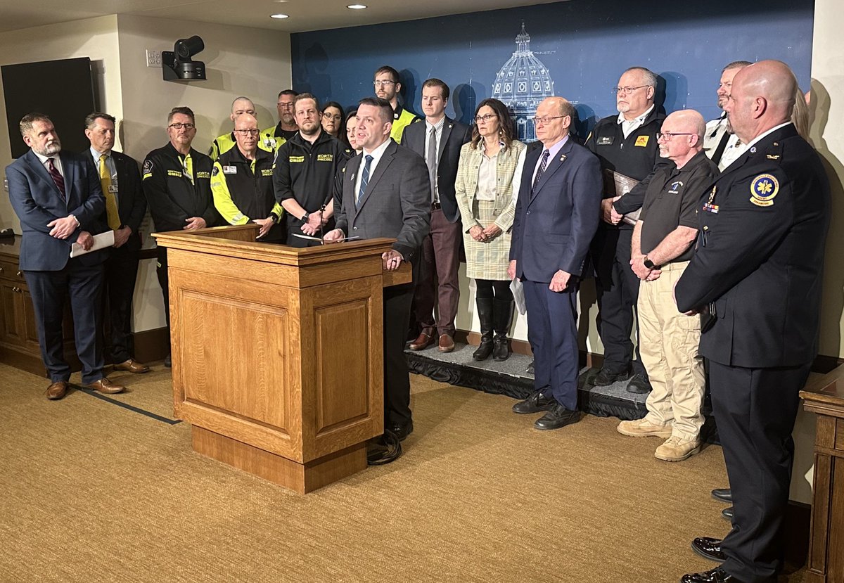 McClungPR's tweet image. Lawmakers, city leaders, and EMS come together at the @mncapitol to call for emergency support for EMS and ambulance services. Rep. @JeffBacker, Rep. @natalieforhouse & Sen. @grant_hauschild joined @greatermncities & MN Ambulance Assoc. RELEASE: mailchi.mp/mcclungpr/maa2… #mnleg