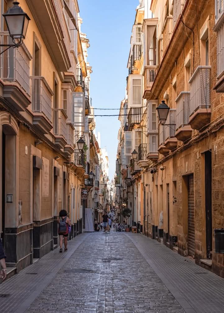 antonioij73's tweet image. Entrecalles de Cádiz