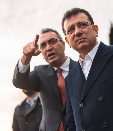 ulkemuruk's tweet photo. Mahir Polat yalnızca sağlık sorunları nedeniyle değil, en çok da hukuksuz bir şekilde tutuklu olduğu için derhal serbest bırakılmalıdır! 

Cumhurbaşkanı adayımızı, belediye başkanlarımızı, parti genel başkanlarımızı, yol arkadaşlarımızı ve 296 genç arkadaşımızı bir an önce serbest bırakın!

Hukuku değil, intikamı esas alan düzeninizle bizim bileğimizi bükemezsiniz!