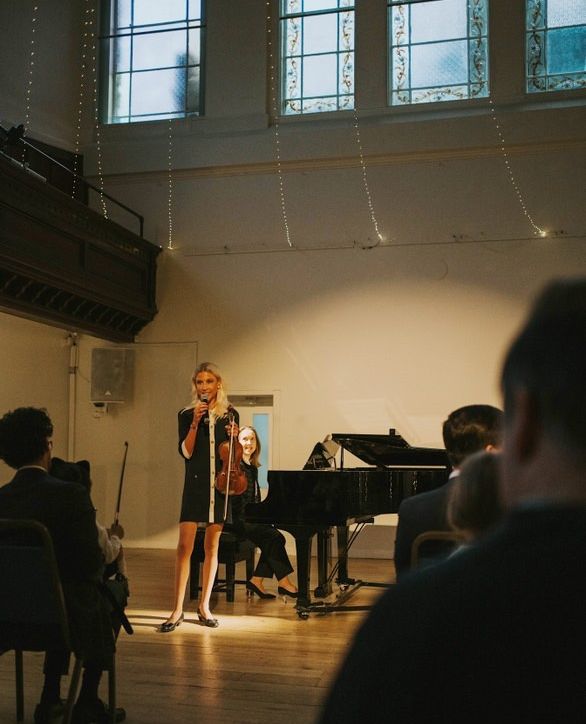_theamadeus's tweet image. Private violin class studio recital with  🎻@claire.edwards.violin

📷 @marctunguzphotography

-
-
-
-
-

#violin #violinteacher #violinist #recital #concert #performance #london  #education #daddario #daddariostrings