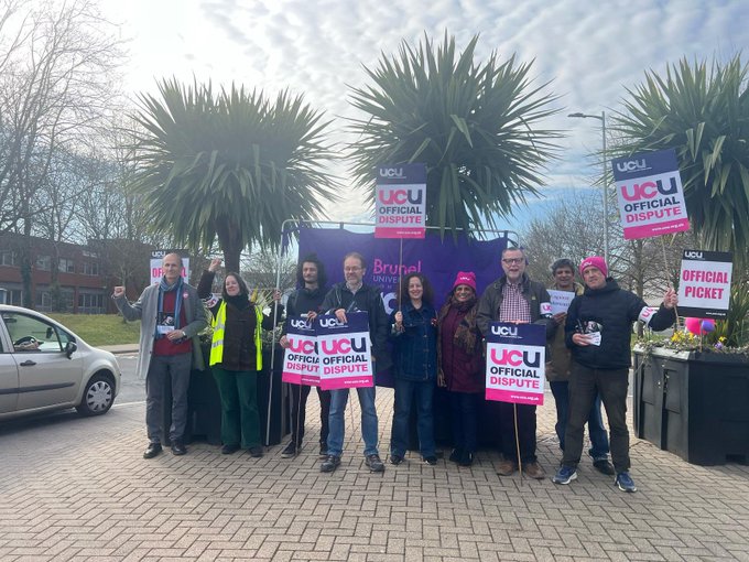 Brunel UCU #nocompulsoryredundancies (@brunelucu) on Twitter photo <a href="/BrunelUCU/">Brunel UCU #nocompulsoryredundancies</a>! Do not forget we will be picketing tomorrow (Wed 9th) on campus, under the palm trees, with the banner out 🌴🪧
@UCU <a href="/ucu/">UCU</a>_solidarity <a href="/UCULondon/">UCU London Regional Office</a> ✊ <a href="/BrunelUCU/">Brunel UCU #nocompulsoryredundancies</a>! Do not forget we will be picketing tomorrow (Wed 9th) on campus, under the palm trees, with the banner out 🌴🪧
@UCU <a href="/ucu/">UCU</a>_solidarity <a href="/UCULondon/">UCU London Regional Office</a> ✊
