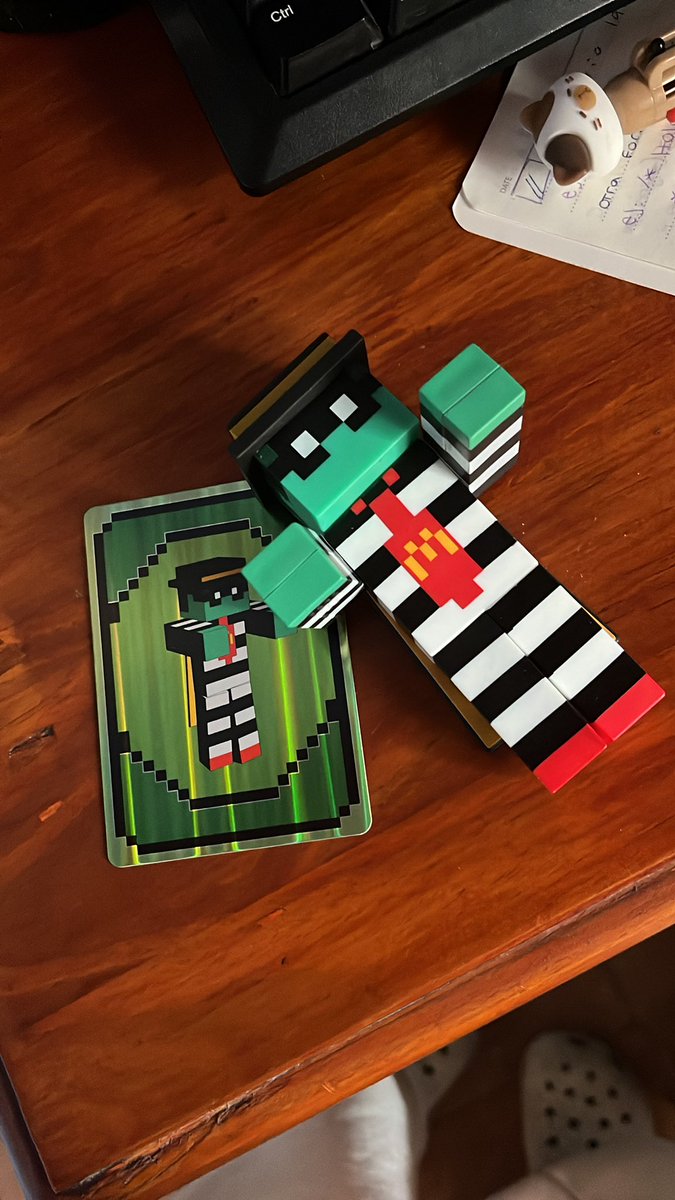 gothffic's tweet image. SEEEEEEE