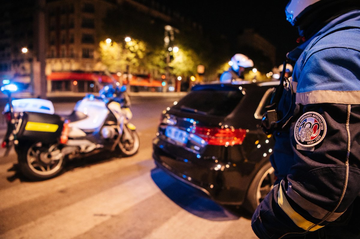 prefpolice's tweet photo. #StopAuxVols | Hier soir, suite à un vol de bagage dans un train à Vierzon par un individu, un policier hors service procédait à son interpellation dans le cadre du dispositif "Voyager Protéger".
Le mis en cause était remis aux effectifs de la BRF à la #GaredAusterlitz. https://t.co/wFaQJLSMKx