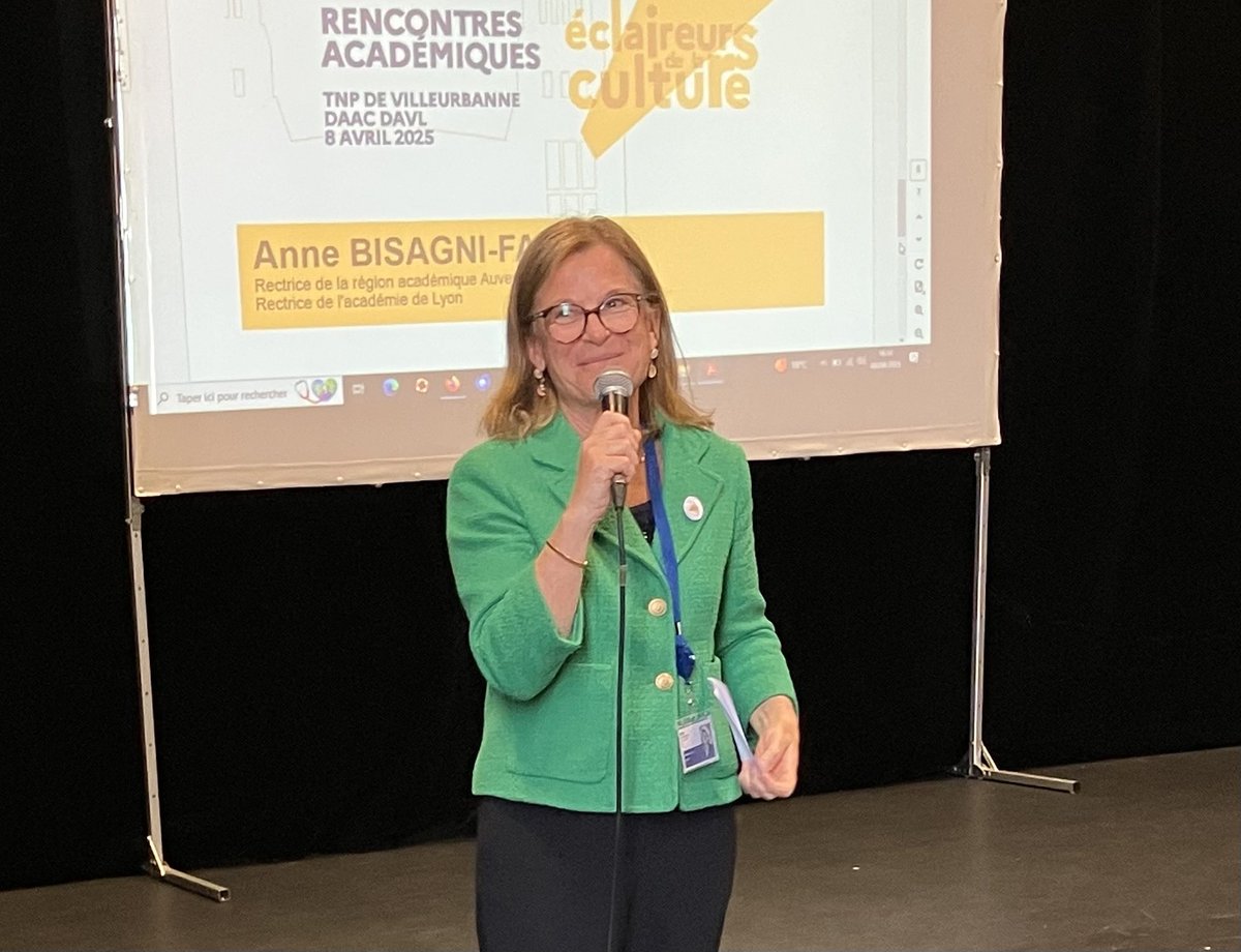 academielyon's tweet photo. Aujourd'hui au TNP de Villeurbanne, 1ère rencontre académique des lycéens éclaireurs de la culture.
La rectrice @ABisagni a entrevu le dynamisme des CVL :
- diversification des pratiques culturelles
- mise en avant de structures locales
- lycéens acteurs de leur vie culturelle https://t.co/HYkuSKrSdc
