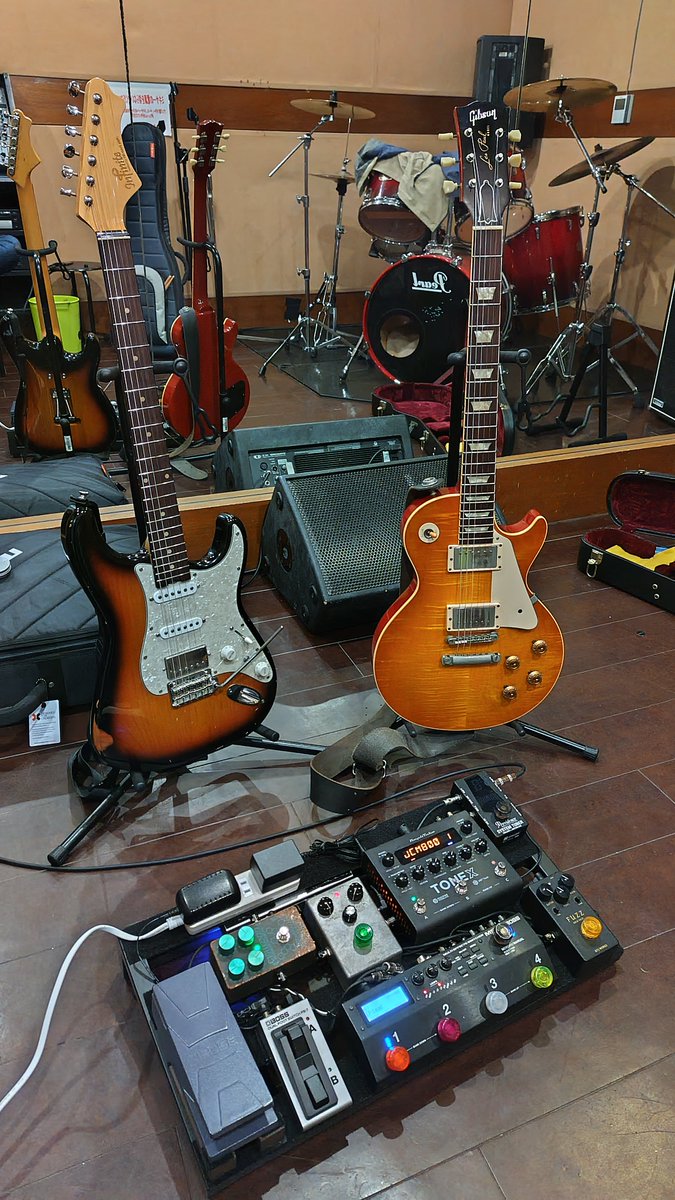 makotoguitar's tweet image. 数年ぶりに個人練
システム変えて大きな音出してパラメーター設定
TONEX最高かよ😆

#TONEXpedal #エフェクターボード2025春 #Gibson #InfiniteGuitar #KarDian #boss