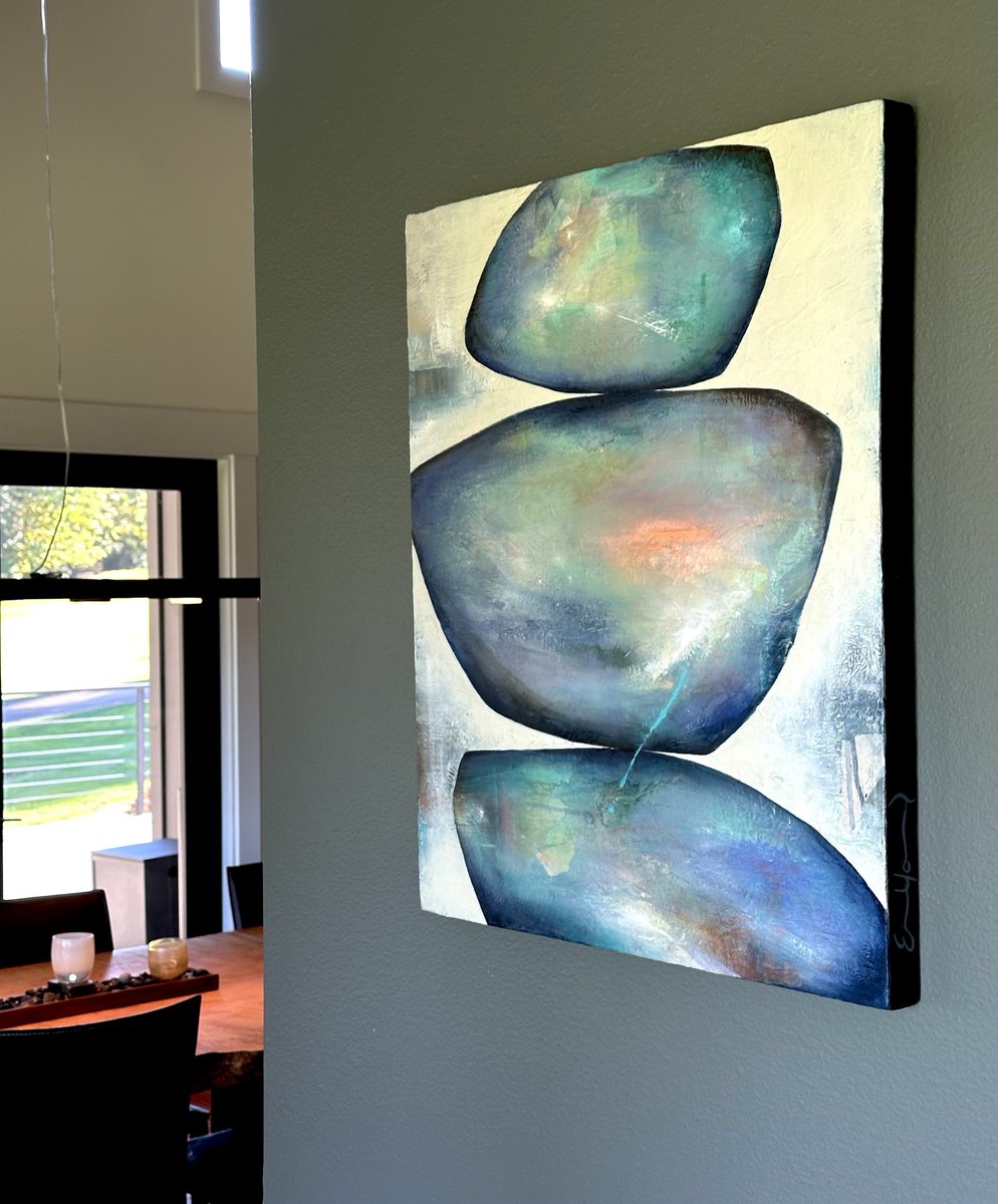 ArtWalkEdmonds's tweet photo. Up at Crow this month: abstract artist Erin Young! Her paintings are colorful with layers and contrast, and rich with texture. Come see!

 #artwalkedmonds #edmondswa #dosomethingAWEsome #artviewEdmonds #thirdthursdayartwalk #pnwart #abstractart https://t.co/N8SmnFzFMK