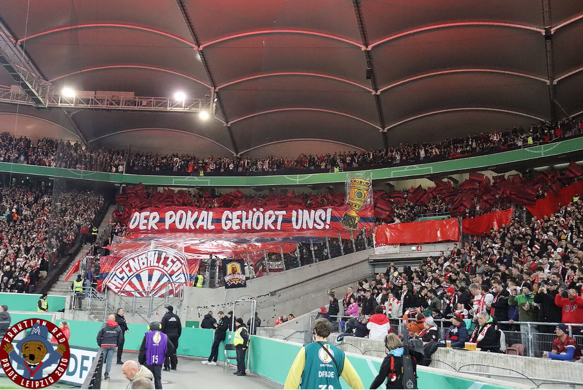 Unsere Bilder des Pokalspiels gegen den VfB Stuttgart #VFBRBL sind online!
fraktion-red-pride-leipzig.com/stuttgart-leip…