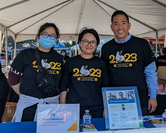 Kaiser Permanente Bernard J. Tyson School of Med (@kpmedschool) on Twitter photo Did you know Asian Americans in the Bay Area, are often underserved for lung cancer screenings? Many face late-stage #lungcancer diagnoses. KPSOM's <a href="/JVelottaMD/">Jeffrey Velotta MD FACS</a> is working to reach these patients in their communities and languages. Read more: kpsom.link/3EohmDT Did you know Asian Americans in the Bay Area, are often underserved for lung cancer screenings? Many face late-stage #lungcancer diagnoses. KPSOM's <a href="/JVelottaMD/">Jeffrey Velotta MD FACS</a> is working to reach these patients in their communities and languages. Read more: kpsom.link/3EohmDT
