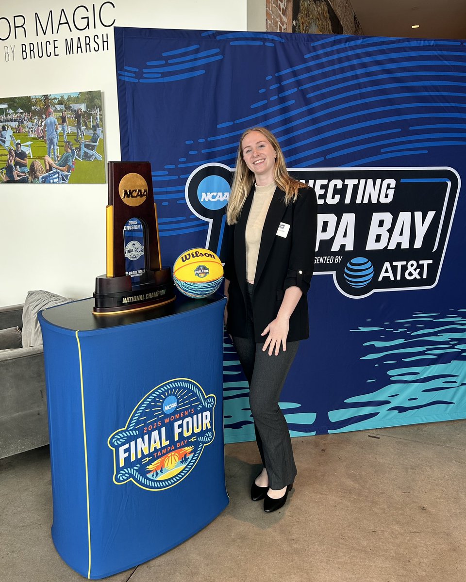 LehighWBB's tweet image. Kaylee 🤝 @NCAA WBB Student Athlete Engagement Group

Proud of @KayleeVanEps for representing the @PatriotLeague so well at the convention! 

What an incredible opportunity to learn, network, and help grow our game.