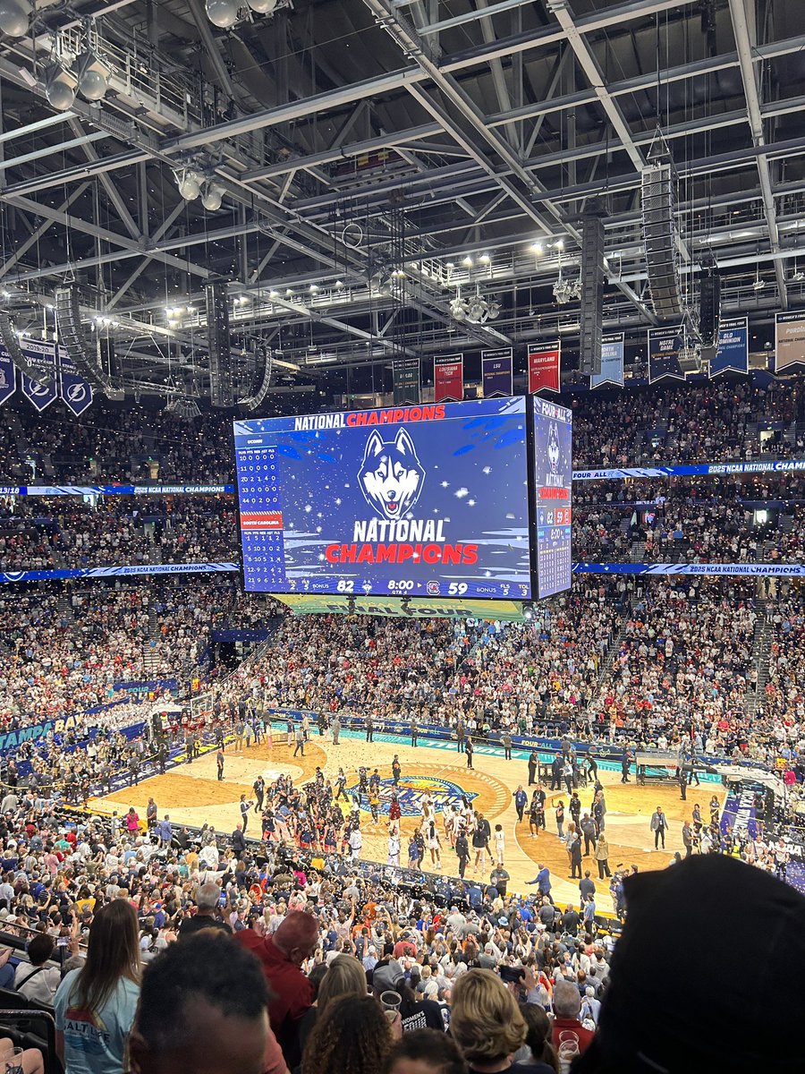 LehighWBB's tweet image. Kaylee 🤝 @NCAA WBB Student Athlete Engagement Group

Proud of @KayleeVanEps for representing the @PatriotLeague so well at the convention! 

What an incredible opportunity to learn, network, and help grow our game.