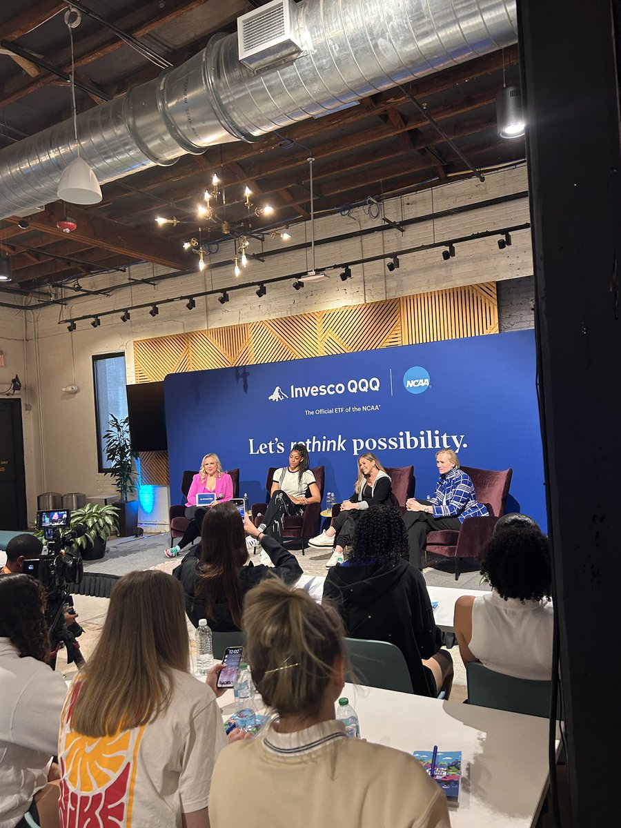 LehighWBB's tweet image. Kaylee 🤝 @NCAA WBB Student Athlete Engagement Group

Proud of @KayleeVanEps for representing the @PatriotLeague so well at the convention! 

What an incredible opportunity to learn, network, and help grow our game.