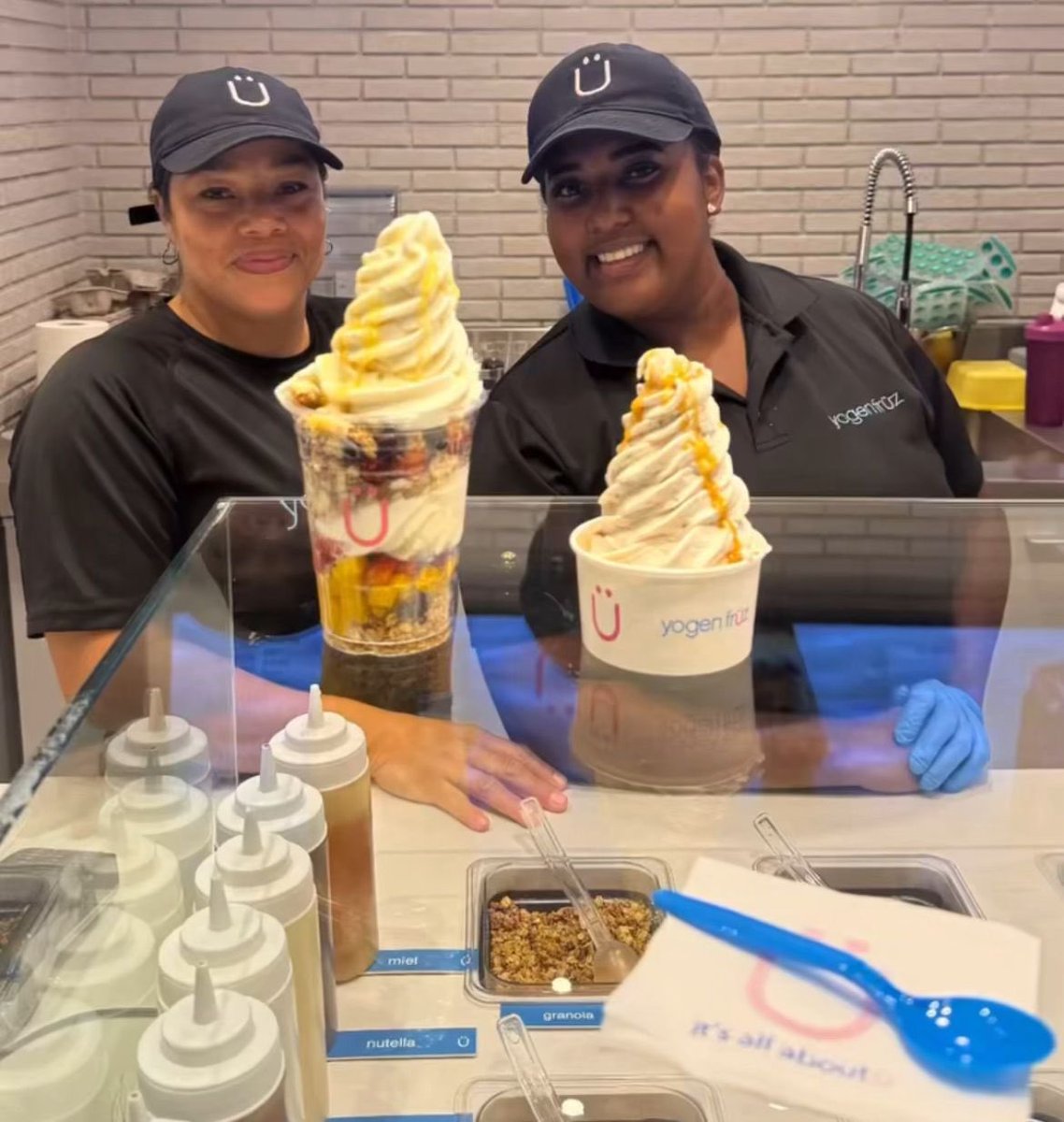 yogenfruzpanama's tweet photo. Nos sumamos al mood Ghibli 🩷 ¿Reconoces esta dupla? 👀 Te leemos en los comentarios 

#yogenfruz #ghibli #yogenghibli #yogenfruzpanama #helado #yogurt #yogurtnatural https://t.co/6ZwjxyouMa