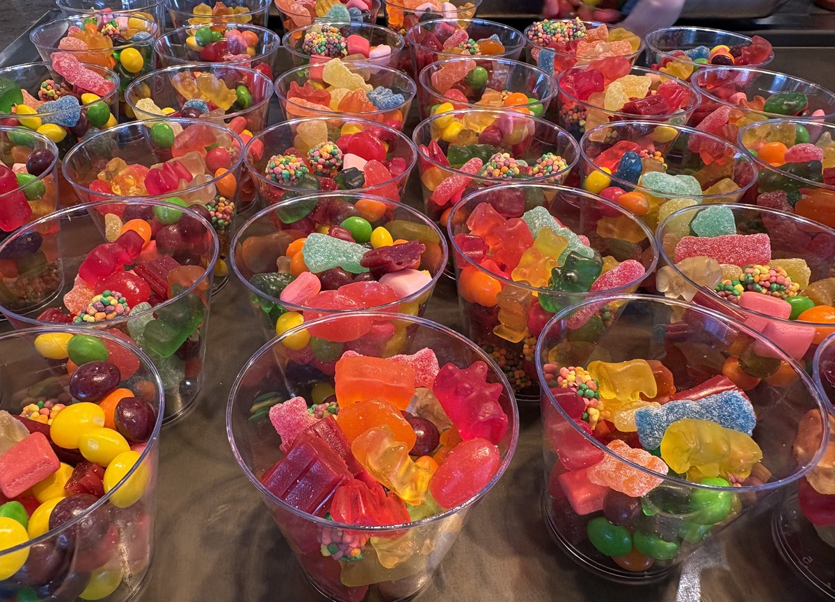 HawksDining's tweet image. Get #colorful with us today during lunch at the Cafe #hawksdining #colorfulvibes