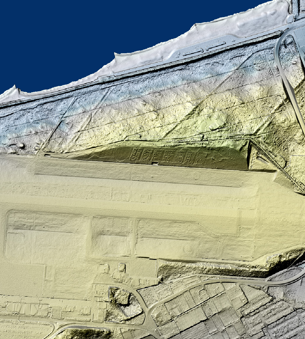 DANkashmir3d's tweet photo. 鳥取空港に刻まれた「ようこそ鳥取へ」の文字は地形だった。
#1mメッシュ https://t.co/PN5f1UXBfc