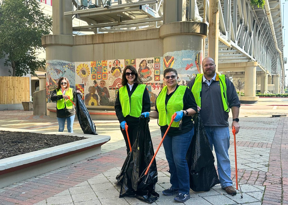 It’s Love the Boot Week! 

We appreciate each and every one of you for taking the time to help keep Downtown looking its best—thank you!
#LoveTheBoot #DowntownShreveport #KeepLouisianaBeautiful #ShreveportGreen #VisitShreveportBossier #CommunityPride #CleanUpCrew