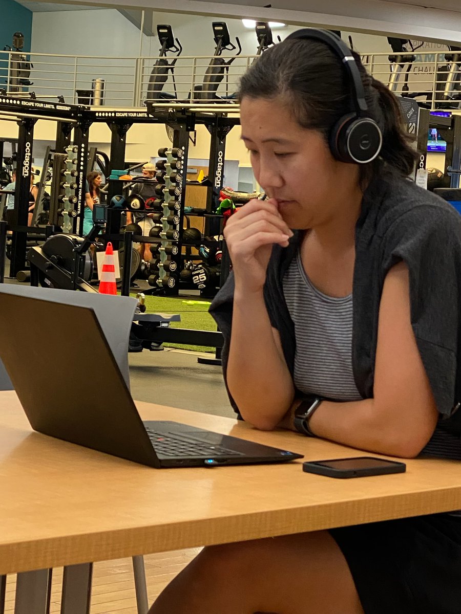 Laura Huang tweet media