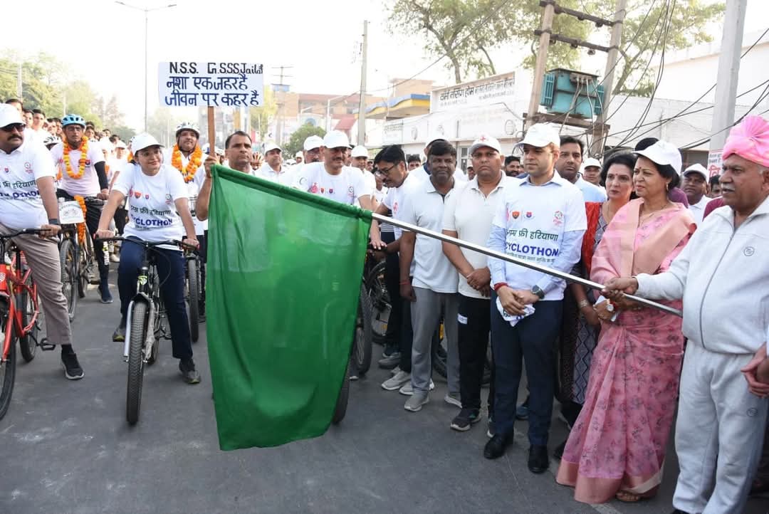 DCMahendragarh's tweet photo. हरियाणा उदय कार्यक्रम के अंतर्गत  साइक्लोथॉन- 2.0 द्वारा दिया गया जिला महेंद्रगढ़ में  नशा मुक्ति
 का संदेश। 
https://t.co/7OE7neT6w9 https://t.co/APKNScVTdu