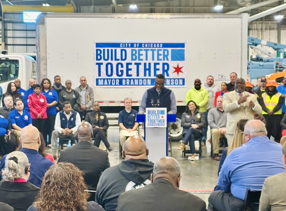 Mallory Vor Broker (@mvorbroker) on Twitter photo The kickoff of construction season for #Chi with <a href="/ChicagosMayor/">Mayor Brandon Johnson</a> <a href="/WBBMNewsradio/">WBBM Newsradio</a> <a href="/CraigDellimore/">Craig Dellimore</a> The kickoff of construction season for #Chi with <a href="/ChicagosMayor/">Mayor Brandon Johnson</a> <a href="/WBBMNewsradio/">WBBM Newsradio</a> <a href="/CraigDellimore/">Craig Dellimore</a>