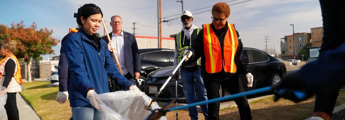 HMDBID's tweet image. 🌟 Service Day LA: Together, LA Shines! 🌟
Join us Sat, April 26 (9AM–2PM) across 7 LA neighborhoods to clean, green &amp;amp; build community.
📍 Hollywood, South LA, Echo Park, more
💥 Sign up: shorturl.at/FO5RP
#ServiceDayLA #TogetherLAShines #LoveLA