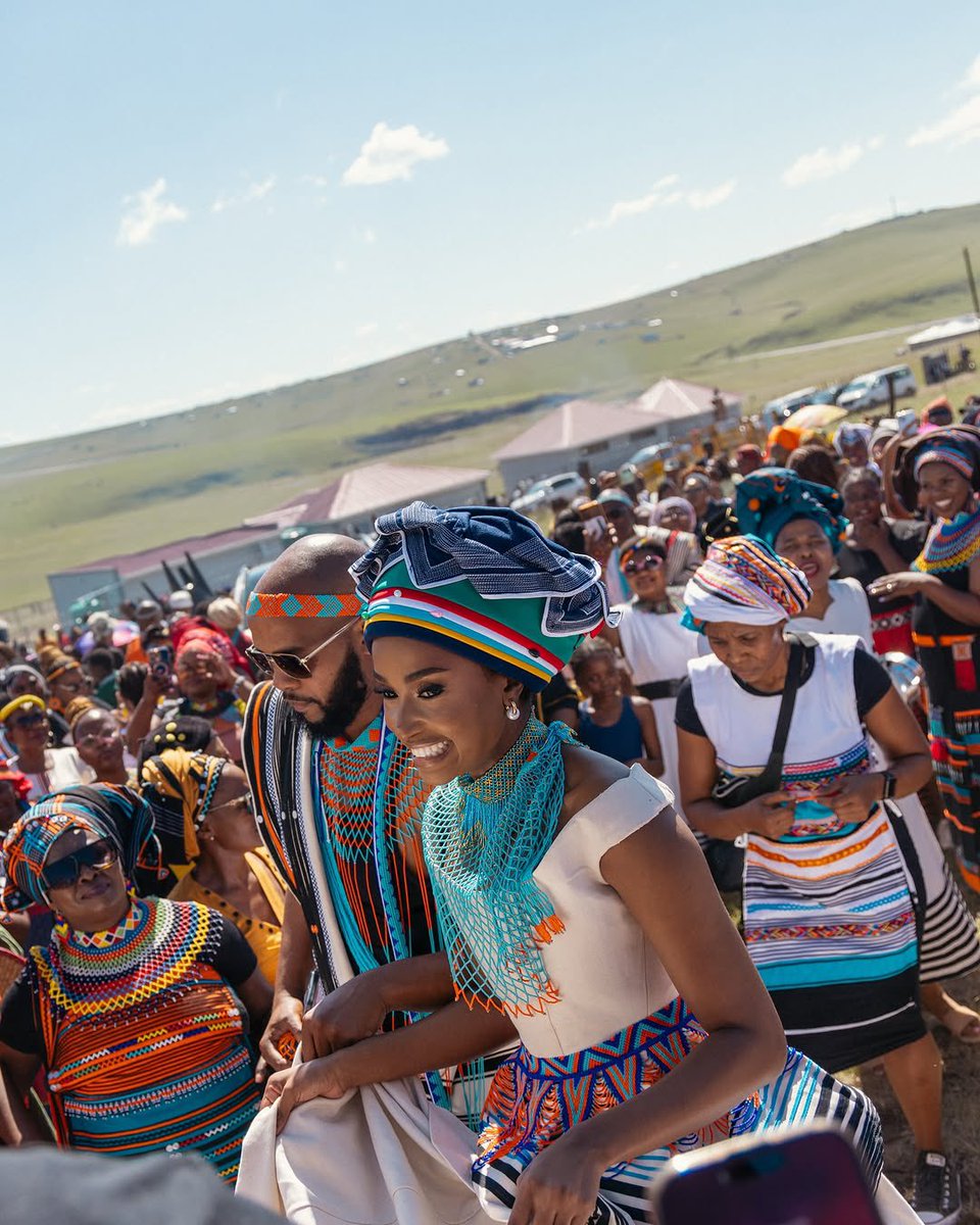 PopPulseSA's tweet photo. Zozibini Tunzi shares pictures from her traditional wedding. https://t.co/4Hj3vJRv3L