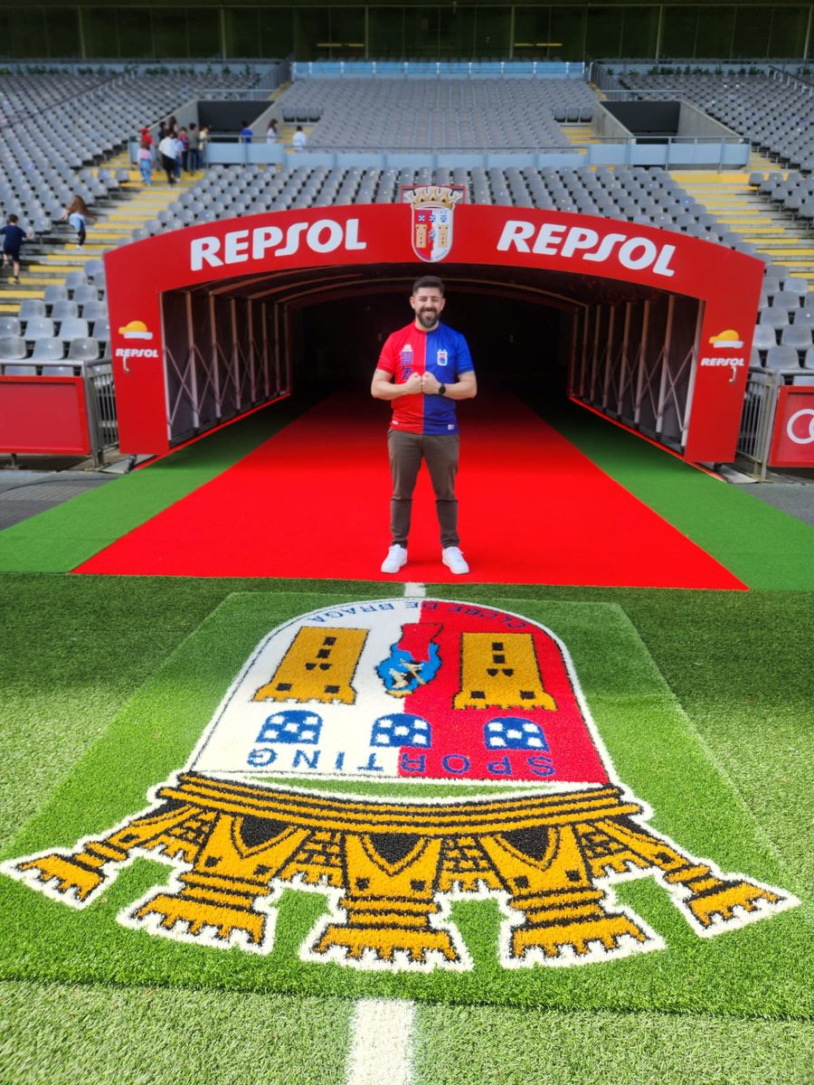 rodrigotroyner's tweet photo. SemPRe rePResentando o Tricolor da Vila @ParanaClube, por onde for. ❤️💙🏟✅️ @
#PrcPeloMundo https://t.co/LBO2OqPTbJ