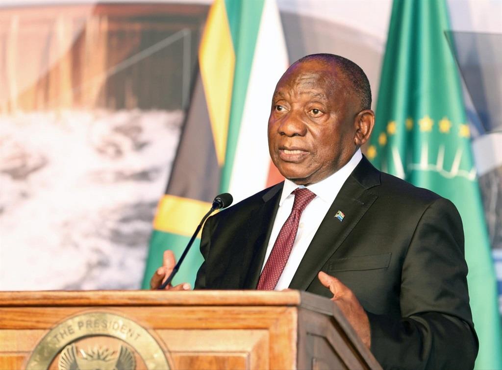 dailysunsa's tweet photo. π¨Ramaphosa declares war on crime!π¨
#RamaphosaCrimeStrategy #CommunityPolicingForums #BathoPelePrinciples
https://t.co/OkQLdDo8Zt