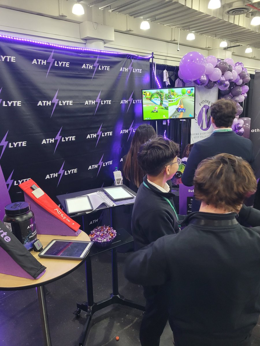 SHS School of Bus. tweet media