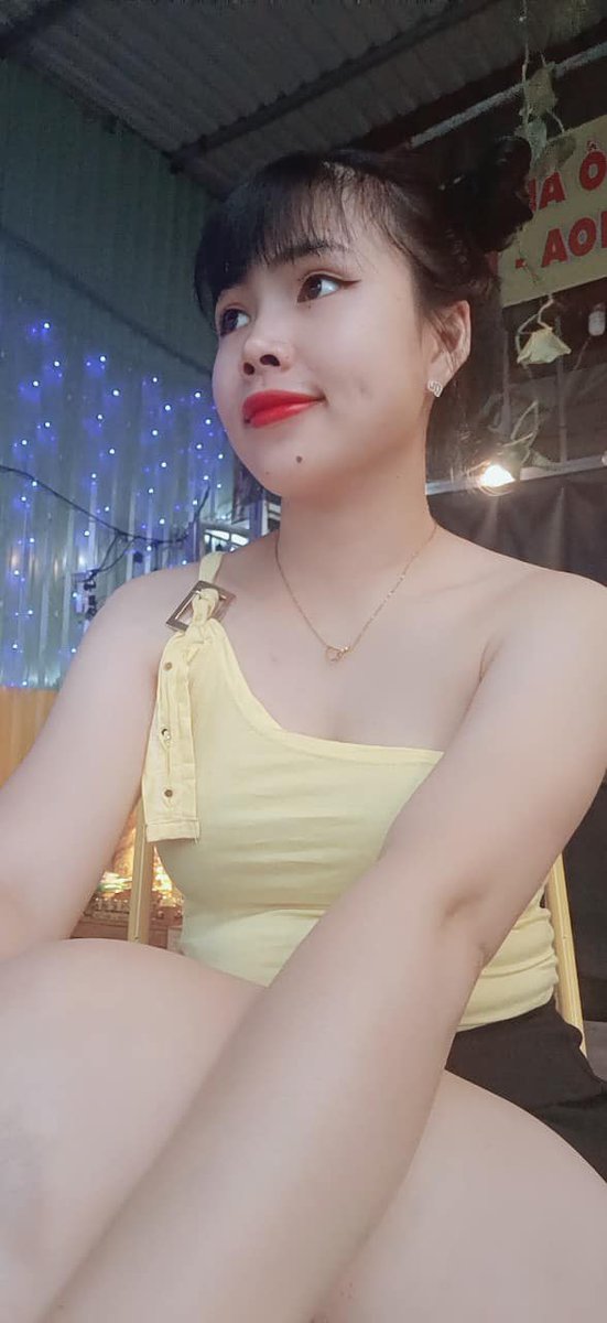Ngot98's tweet photo. hôm nay quán vắng buồn quá tèn
ai  rảnh ghé quán e chơi đi...😋😋 https://t.co/TCrOj21ooN