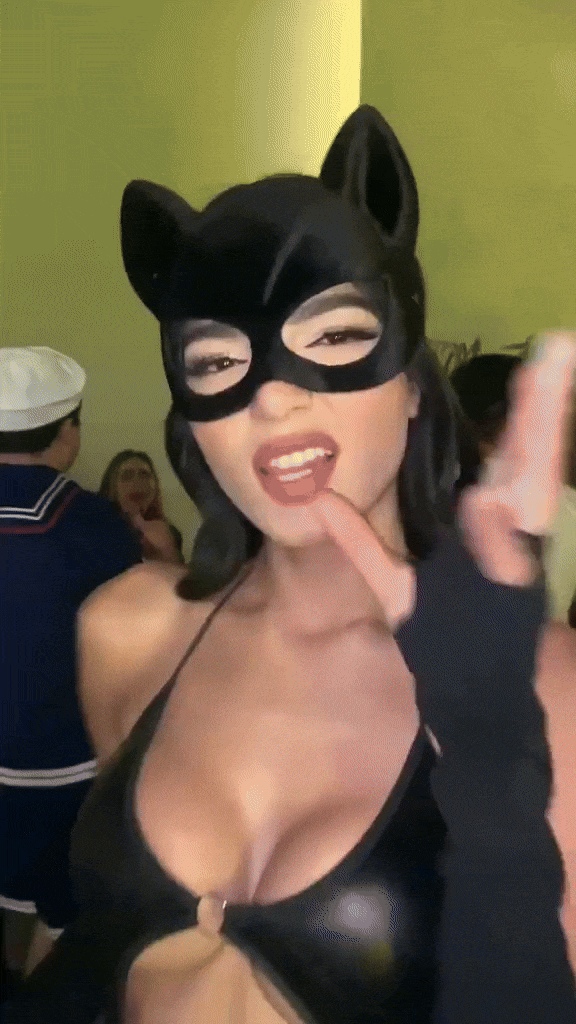 barcelonafreed's tweet photo. #catwoman #sensual #sexy #erotic #sex #garotas #brasil #brazil #onlyfans #instagram #sexyclube More images @ https://t.co/ZGBLuanagY https://t.co/i1Ub6cQbE6