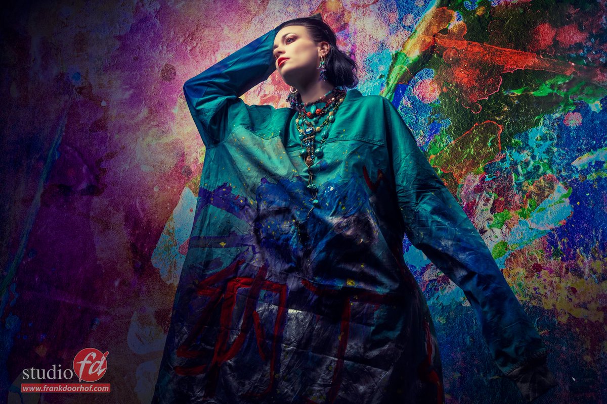 frankdoorhof's tweet photo. Zaterdag 12 april
Workshop “glamour in fashion” met styling/model : Nadine
Sub thema “zwevende jurken”
Nog 2 plekjes vrij.
Schrijf in via https://t.co/BrsS19ZD9V
#workshops #licht #fotografieworkshops #studioverlichting #modelfotografie #portretfotografie https://t.co/LqL6EXo9by