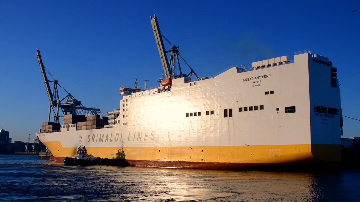 FootageTime's tweet photo. Der Autotransporter GREAT ANTWERP im Hamburger Hafen, Zeitraffer-Video und Fotos in diesem Blog-Beitrag: https://t.co/DY32TI0vCY

#shipspotting #hamburg #hamburgerhafen #zeitraffer #timelapse https://t.co/d82YlSvmZJ