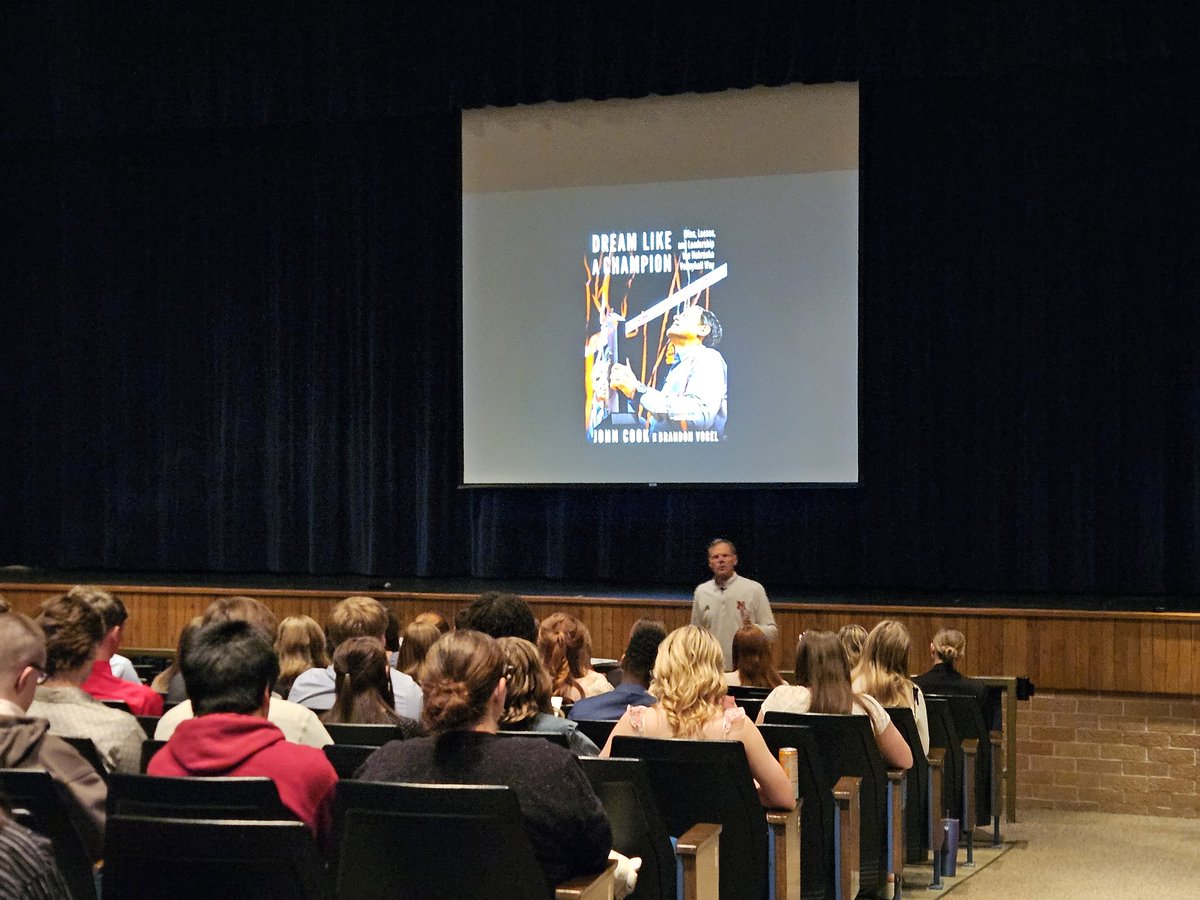 MidAmericaSB's tweet photo. Coach @jcook2 inspiring the future leaders of tomorrow to Dream Big at Aurora High School's Senior Program today in Aurora, NE! https://t.co/dyR8wIkqkX