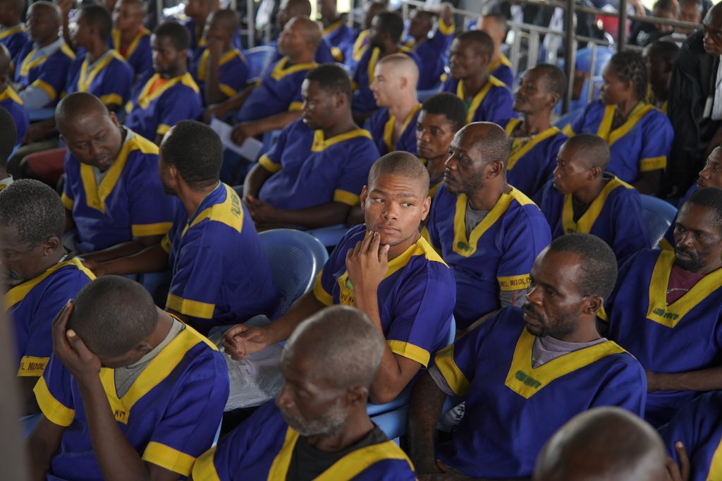 JayNdool's tweet image. #RDC À la suite de la grâce présidentielle, les trois détenus américains accusés d’avoir participé au coup d’état raté à Kinshasa l’année dernière; Marcel, Benjamin et Taylor, ont vu leur peine commuée en servitude pénale à perpétuité et ont été transférés aux États-Unis pour y…