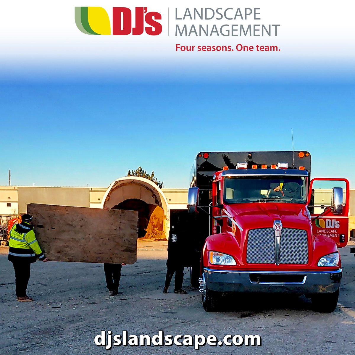 DJsLandscape's tweet image. #TeamDJ gathering supplies for a brisk #April morning job! djslandscape.com

#michiganspring