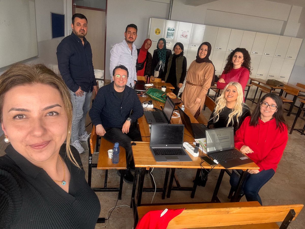 DenizliODM's tweet photo. @DenizliODM⁩ 4 farklı soru yazma komisyonu ile İl genelinde yapılacak olan ortak sınavlar için ikinci çalışma günününde soru yazma ve redaksiyon yapma çalışmaları yaparak tamamladı.⁦@mebodsgm⁩ ⁦@Ziynuleb⁩ ⁦@denizlimem⁩ ⁦@emre_caliskan⁩ https://t.co/hp1ACduEBh