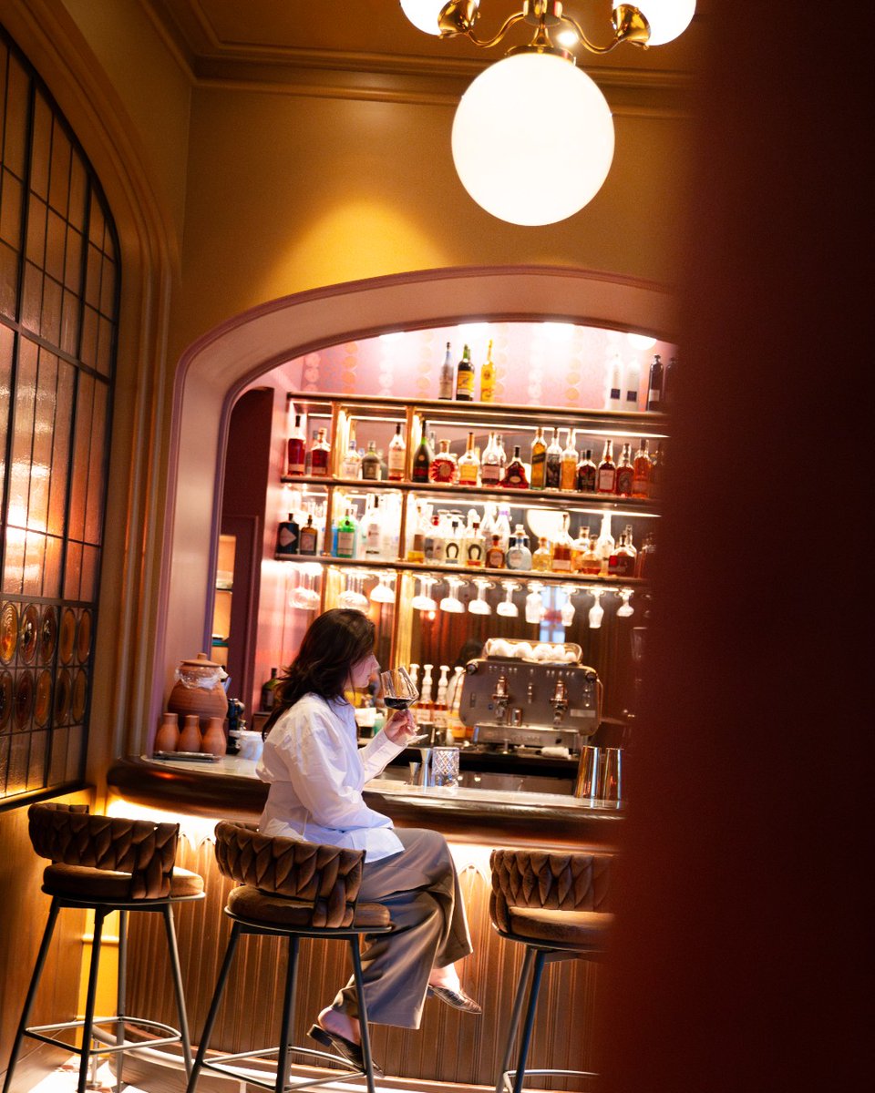 FSAtlanta's tweet image. Sipping a glass of wine at Brasserie Margot, where every pour feels like a scene from your favourite Parisian movie—elegant, effortless and totally fabulous. #FSAtlanta