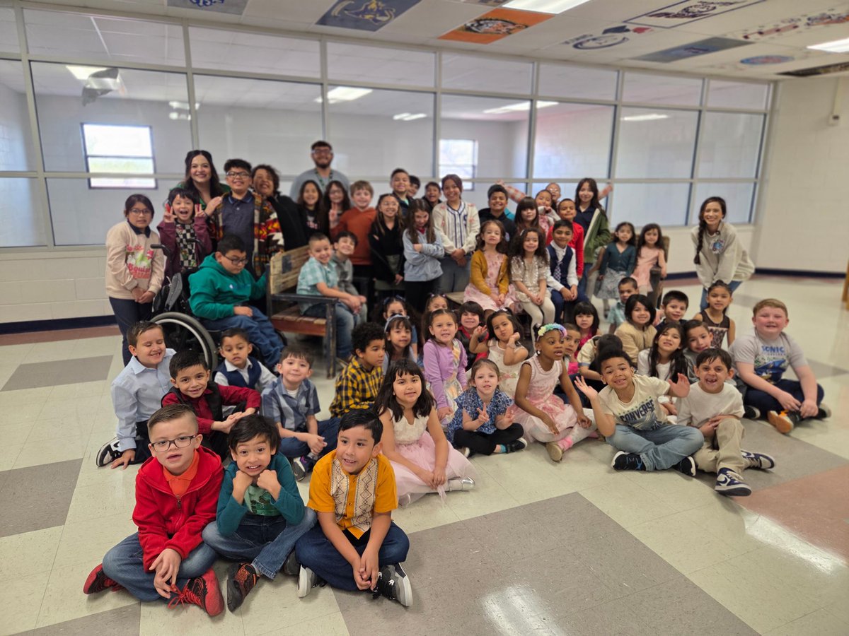 M. Velasquez (@mvelasquez_bmes) on Twitter photo We are feeling the love from our STAAR Buddies! Thank you Mrs. Armendariz and <a href="/MsNavarro_BMES/">Victoria Navarro-Abascal</a> 🤍💙❤️ #PatriotPride We are feeling the love from our STAAR Buddies! Thank you Mrs. Armendariz and <a href="/MsNavarro_BMES/">Victoria Navarro-Abascal</a> 🤍💙❤️ #PatriotPride
