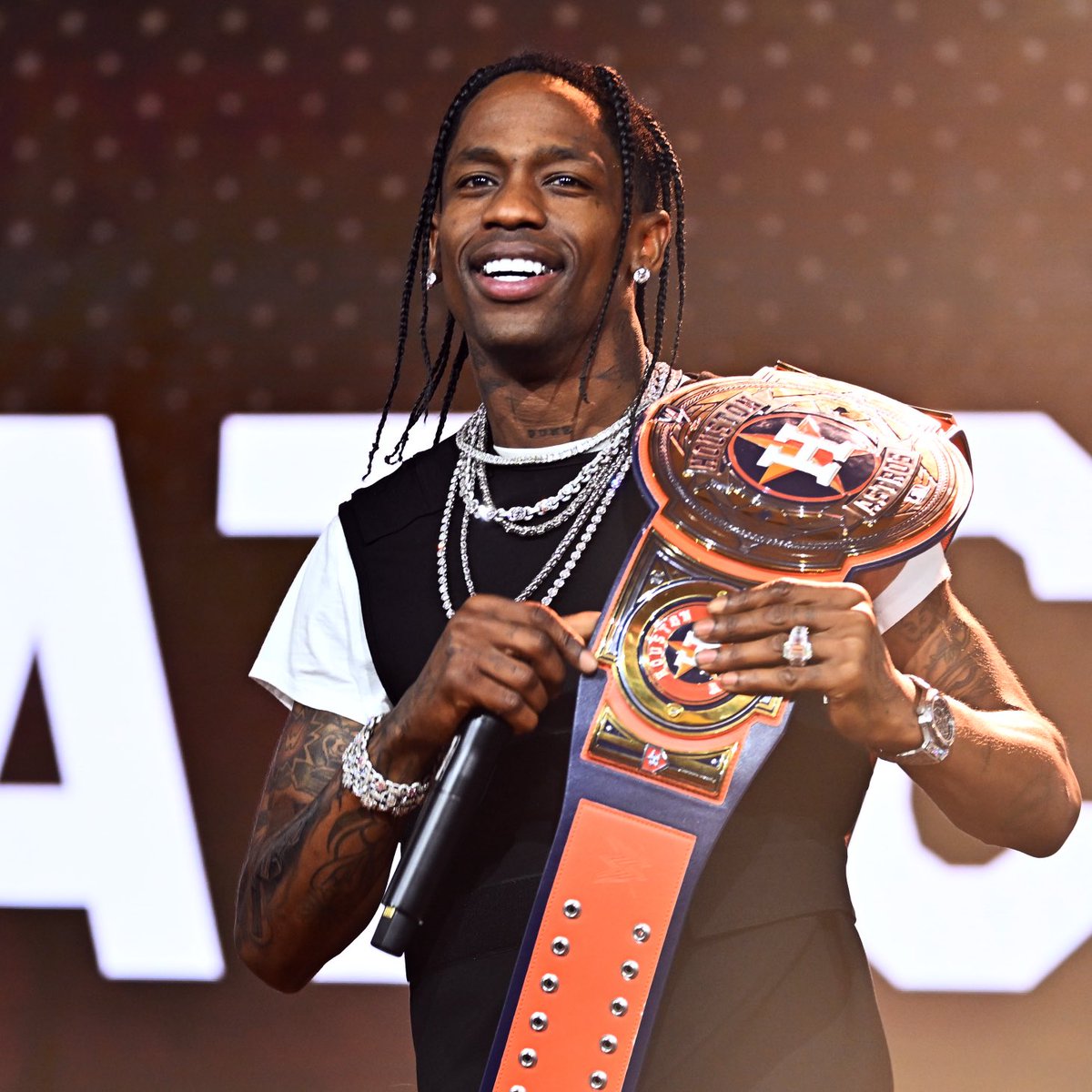 HotNewHipHop's tweet photo. Travis Scott says he'll be bringing his debut mixtape "Owl Pharaoh" to streaming services 🚨

"Yeah, definitely. For sure. I’m just thinking about the right time for that." (via Complex). https://t.co/b6CDH7Arsy