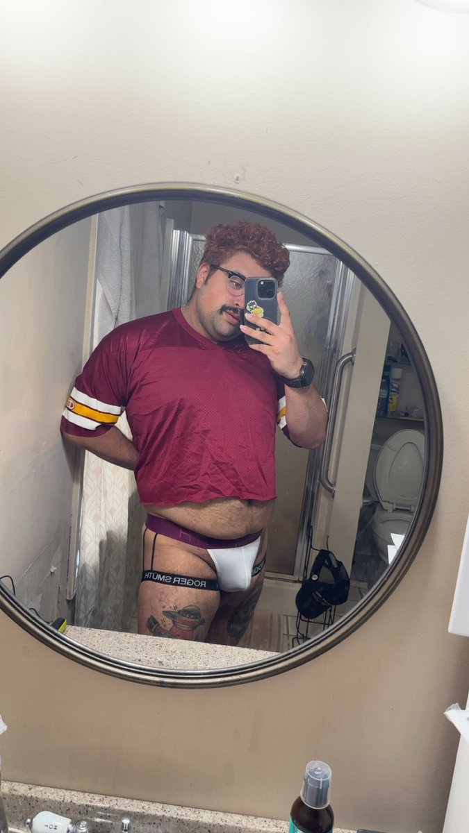 MJVersXXX's tweet photo. I like playing wide receiver but i’m also a tight end🏈🏈 https://t.co/AcJUGuEsdJ