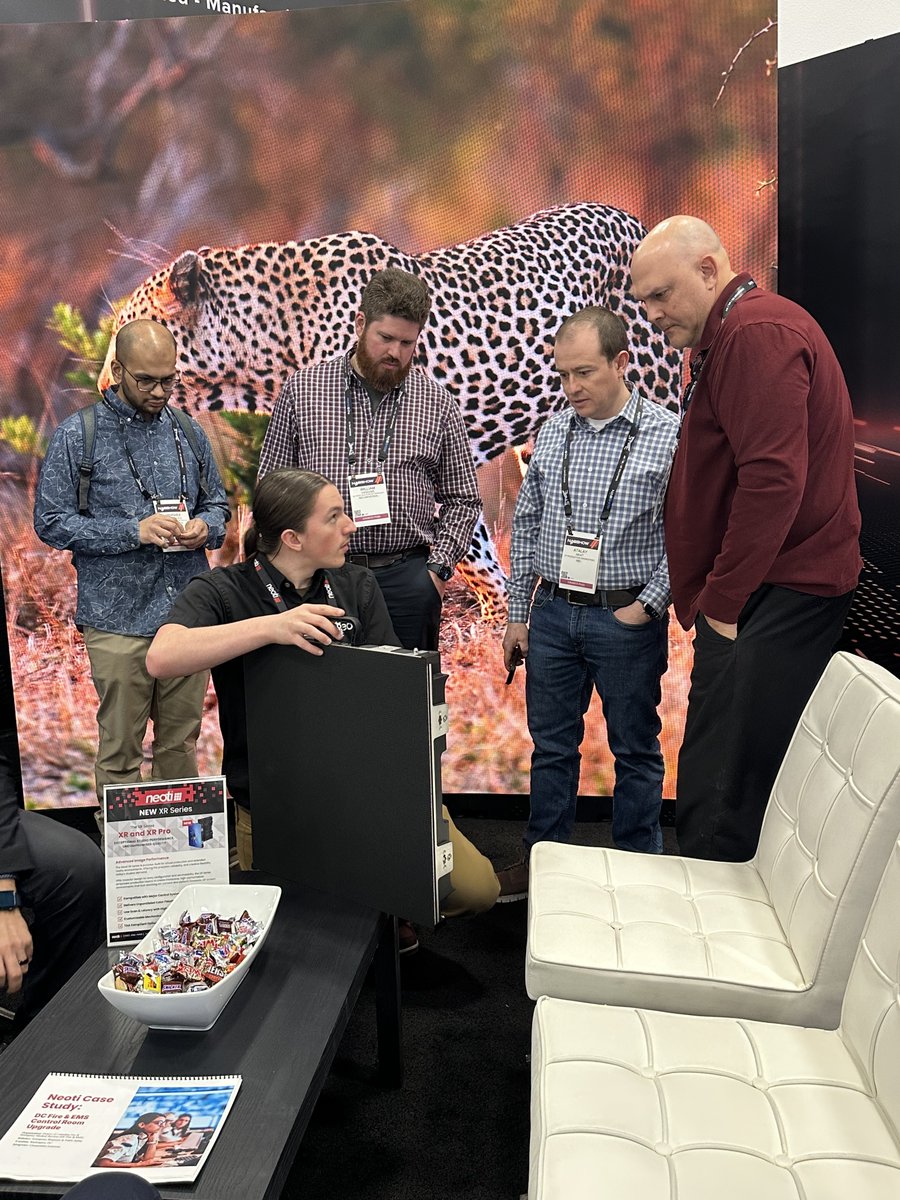 neotilive's tweet image. 🎥 @NABShow day 3 has begun! 

Stop by booth #N149 to see the Neoti Difference with the new UHD Pro 2025 + cutting-edge XR display tech.

Schedule a booth tour:
bit.ly/4coHJWP

#LEDdisplays #VirtualProduction #ProAV #XRtech