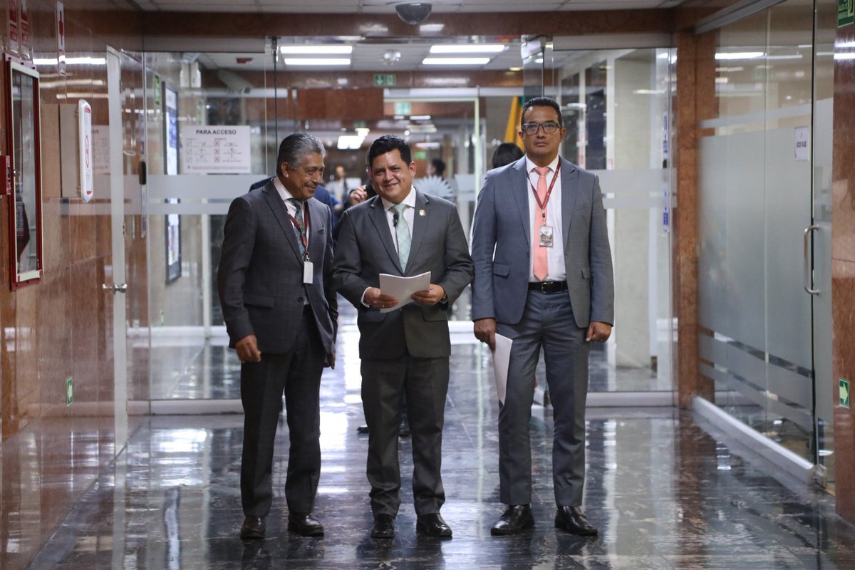 AsambleaEcuador's tweet photo. @LeninRogelV cita las propuestas de su iniciativa: ✅Implementación obligatoria de la telemedicina ✅Creación de un sistema de diagnóstico temprano
✅Fondo permanente de abastecimiento de medicamentos e Insumos
✅Priorización de turnos médicos y traslados aéreos para Pacientes https://t.co/wLDwXLuMcf