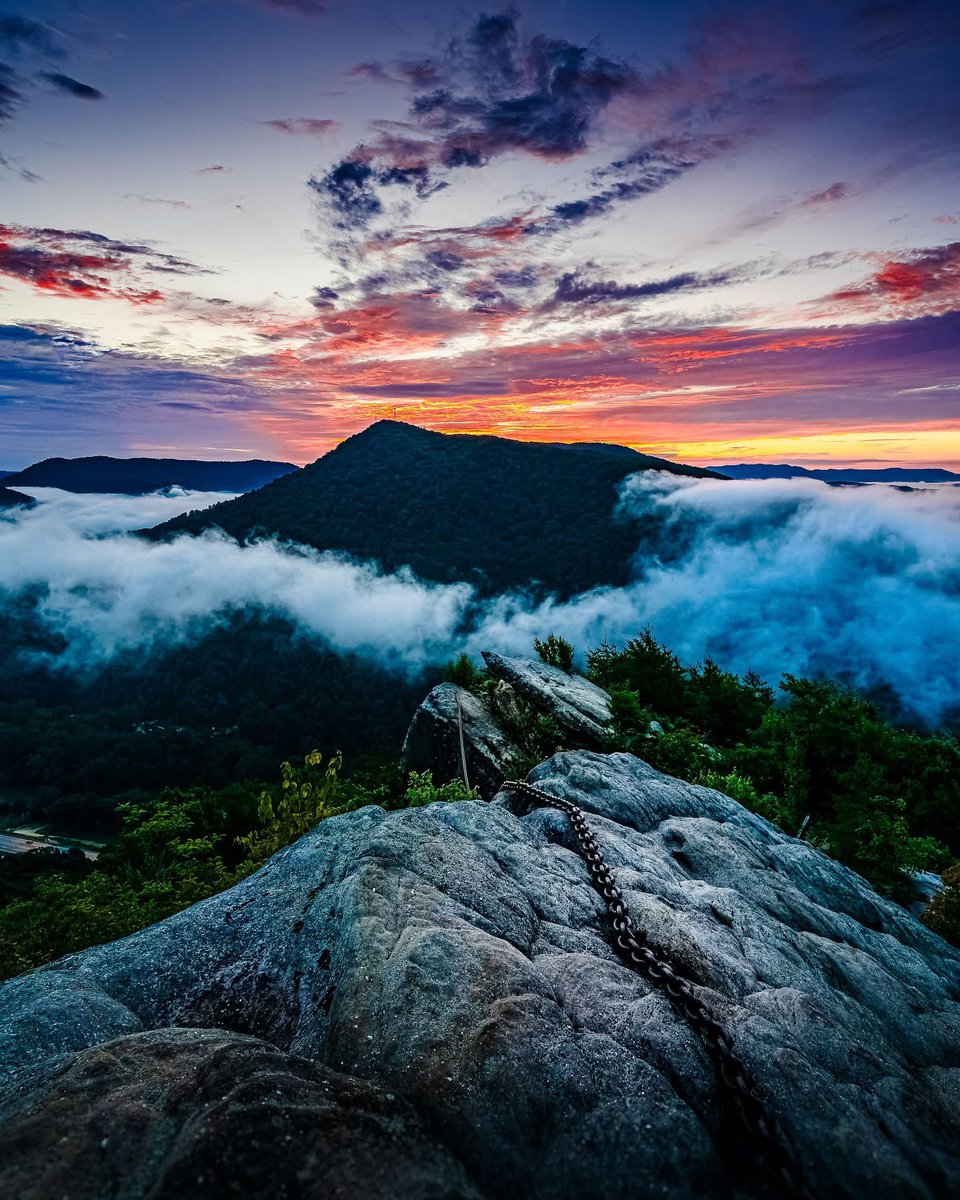 ky_adventure's tweet photo. Get out there and discover our marvelous State Parks across Kentucky
https://t.co/wpdXm5Uo2S
#kystateparks #pinemountain
#waterfalls #hiking #rafting #paddle #fish #horseback #kentuckyadventure #waterways #adventuretrails #travelky #kyadventure #adventureky #ky_adventure https://t.co/T7vKqQhk3X