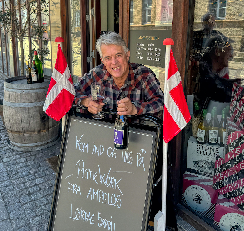 ampeloscellars's tweet photo. Greetings from Denmark!  

Back on my annual sales trip.  So good to be back in Denmark and spend time with so many old friends, visit with family and meet new passionate wine lovers.

Gotta love this country! https://t.co/wsnLDN5E6v
