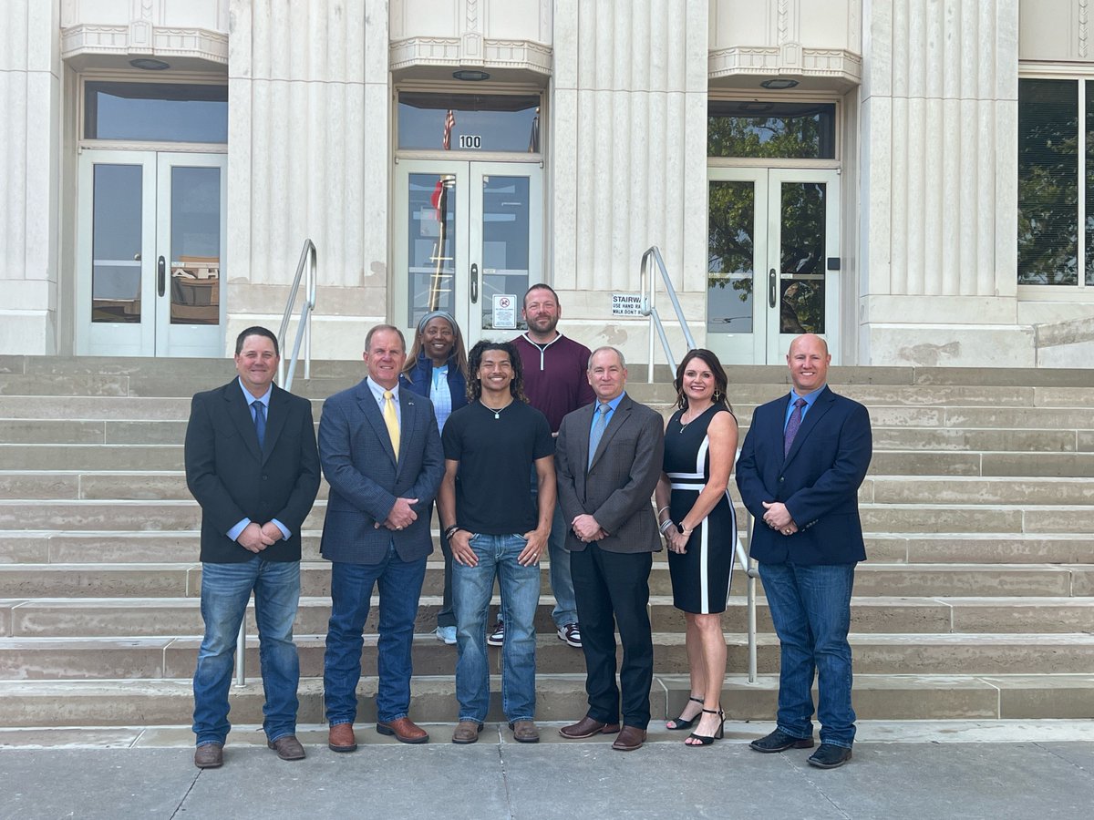 SHBearcatPL's tweet image. Colby Ray Short was recognized today by the Grayson County Comissoners Court!  Thank you County Judge Bruce Dawsey and Commissioners Wright, Marr, Arthur, and Hardenburg for recognizing his hard work and dedication!