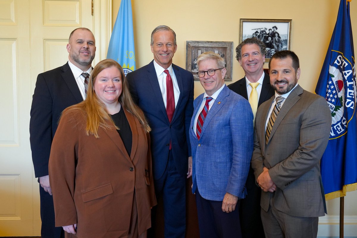 American College of Surgeons (@amcollsurgeons) on Twitter photo Many thanks to <a href="/LeaderJohnThune/">Leader John Thune</a> for meeting with <a href="/TimmermanGary/">Gary Timmerman</a> and Team South Dakota this morning! #ACSLAS25 Many thanks to <a href="/LeaderJohnThune/">Leader John Thune</a> for meeting with <a href="/TimmermanGary/">Gary Timmerman</a> and Team South Dakota this morning! #ACSLAS25