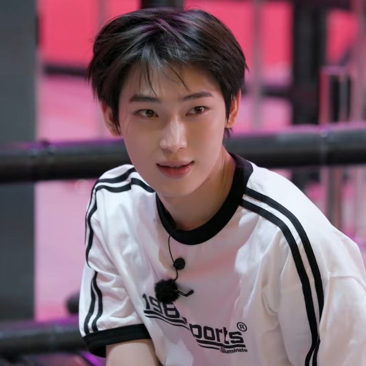 ficsbiry's tweet photo. clashing styles &amp;  feelings
#heesun au

evan(lhs) and sam(ksn) paired up as dance leaders for the teams' upcoming competition.  sam is known as a bubbly yet serious dance monster, while evan is playful and unserious. sam is annoyed by the idea of evan being his partner. https://t.co/2gzmWcX91q