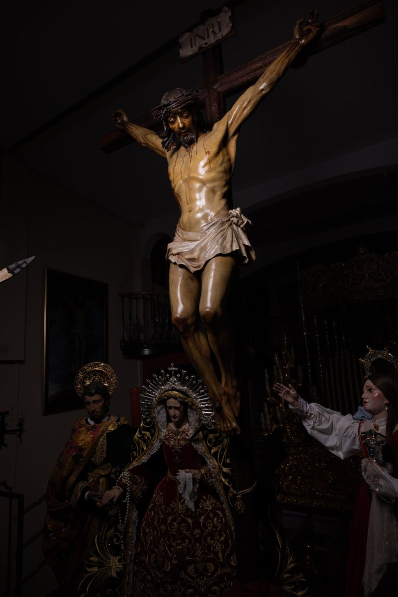 ArchiSangre's tweet photo. 🔴 NOTICIA | El Santísimo Cristo de la Sangre ya se alza en su trono a la espera de un nuevo Miércoles Santo. 

#CofradíasMLG #ArchiSangre https://t.co/8eTWO4rnam