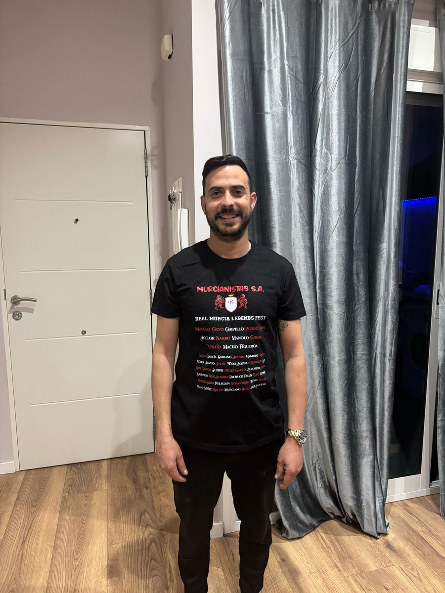 Nuestro amigo José Alberto <a href="/josealberto899/">Jose Alberto</a> es fiel a sus colores y a #MurcianistasSA
Grande! Y viva Ceutí!!!