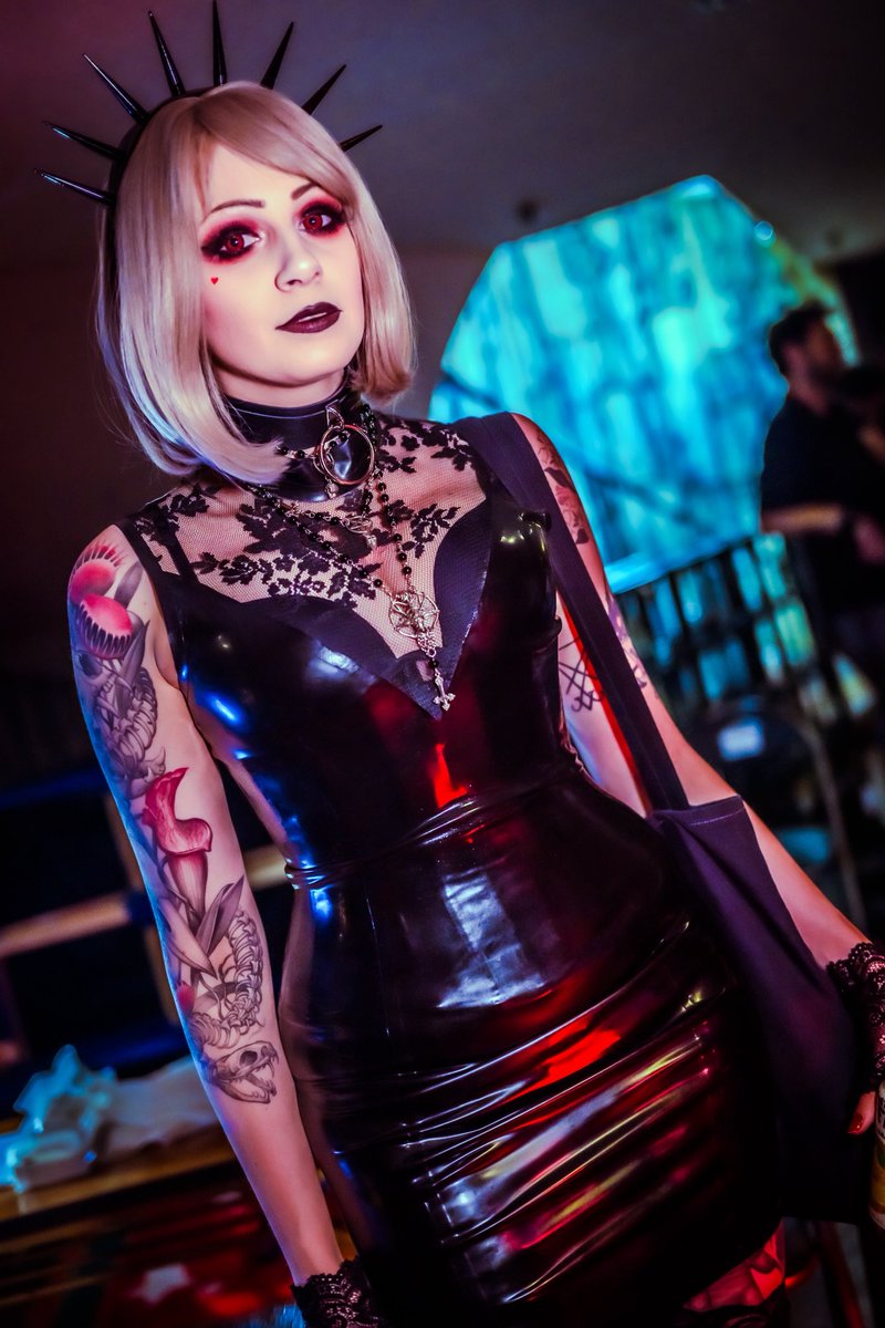 vincentaine's tweet photo. Latex @Horrorkindchen at Department H. https://t.co/X1AkgeyvRE