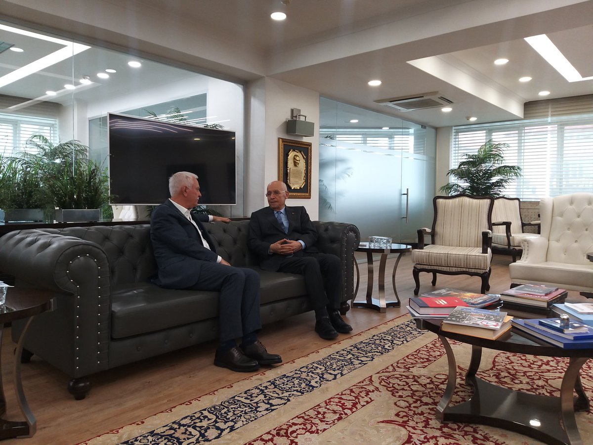 Geçen hafta genç yaştaki evladını kaybeden Yenimahalle Belediye Başkanı Sayın Fethi Yaşar'a taziye ziyaretinde bulunduk.
Değerli başkanımızın şahsında tüm aileye taziyelerimizi ilettik, merhum Bülent Yaşar kardeşimize Yüce Allah'tan rahmet diledik.
Ruhu şad, mekânı Cennet olsun.